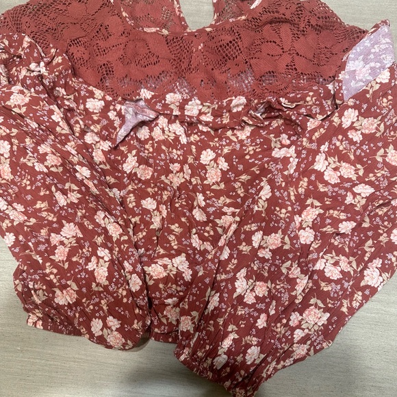 American Eagle Floral Long Sleeve Shirt. Size Small - Picture 2 of 5